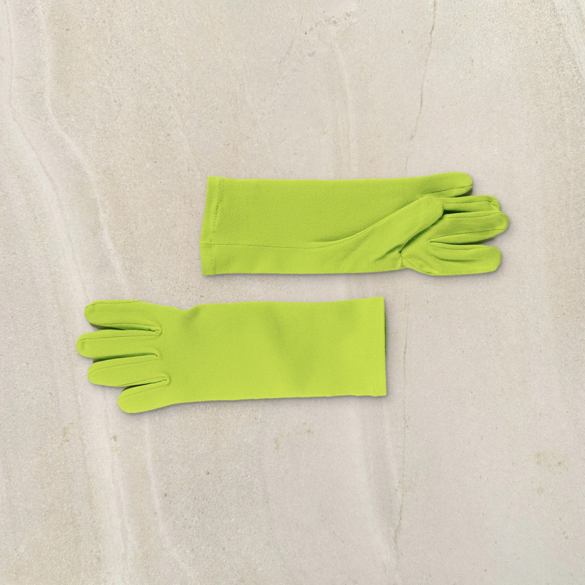 higarden mid rise gardening gloves in grass green laid head to toe on limestone