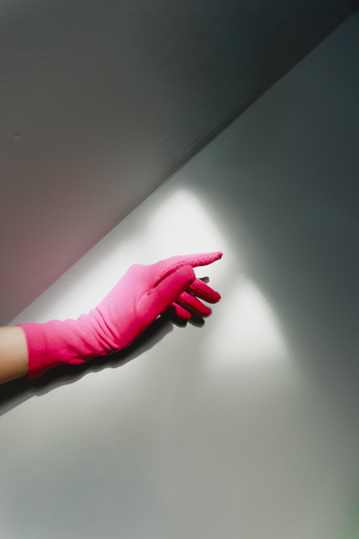 mid rise gloves in tickled